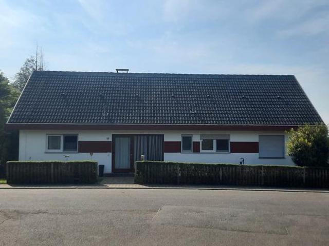 Einfamilienhaus mit sep. Wohnung, Garten und Sonnenterrasse