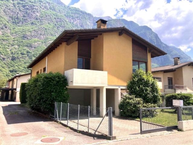Einfamilienhaus mit separater 2 Zimmer Einliegerwohnung ideal für Familie oder Vermietung