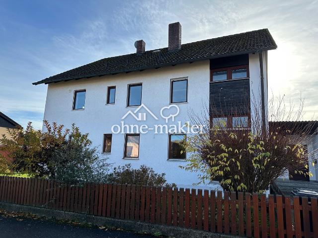 Einfamilienhaus mit separater Wohnung im 1. OG
