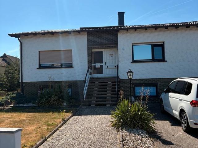 Einfamilienhaus mit separater Einliegerwohnung, Nähe Nürburgring