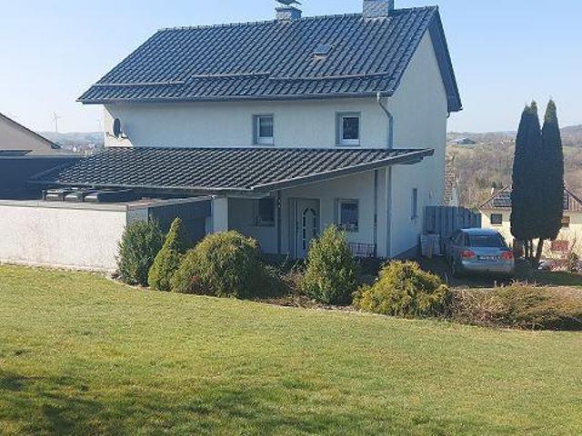 Einfamilienhaus mit separater Einliegerwohnung
