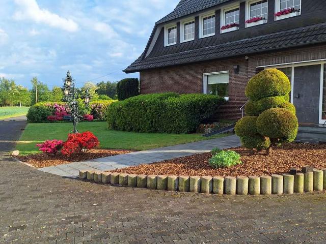 Einfamilienhaus mit Terrasse und Garten in Verl