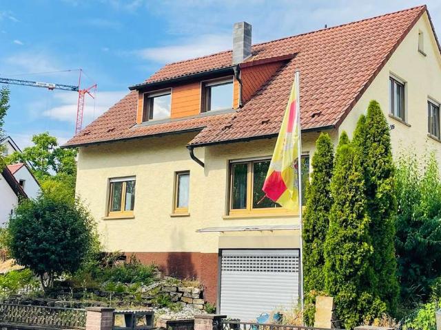Einfamilienhaus mit traumhaftem Gartengrundstück und viel Potenzial