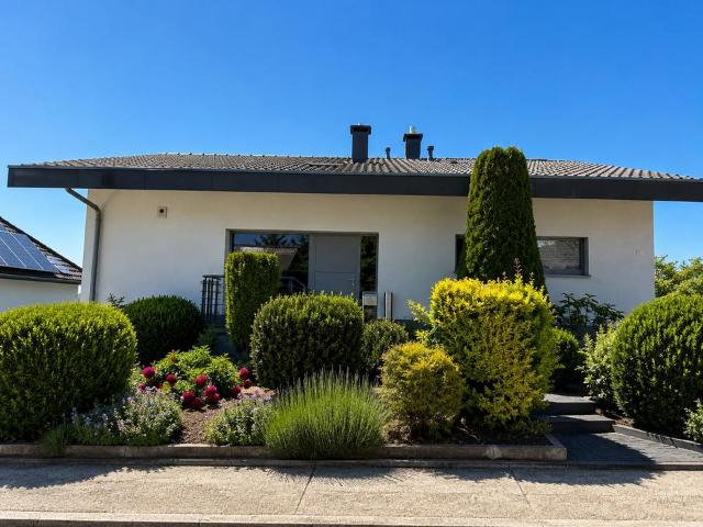 Einfamilienhaus mit unverbaubarem Panoramablick in Traumlage