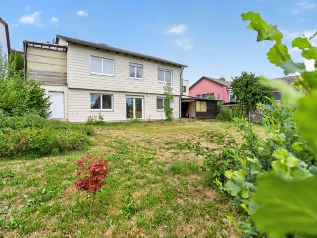 Einfamilienhaus mit viel Potenzial auf großem Gartengrundstück 5 Zimmer + Garage am Haus
