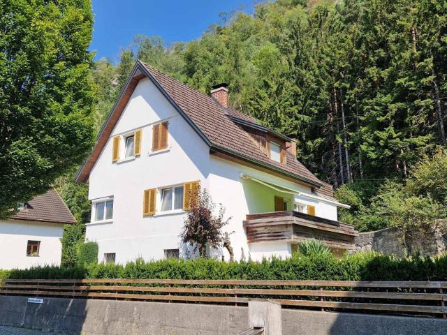 Einfamilienhaus mit viel Potenial zu verkaufen