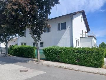 Einfamilienhaus mit viel Wohnraum und Seeblick