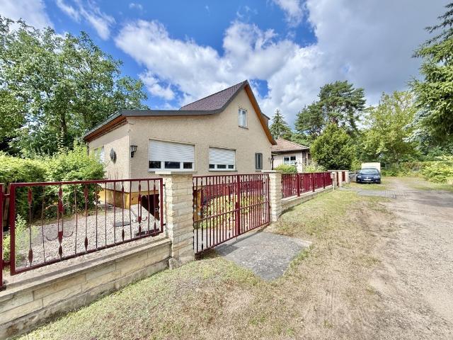 Vielseitiges Einfamilienhaus in Oranienburg Süd – Großes Grundstück, Tiefgarage & Vollkeller