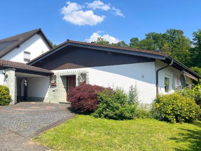 Einfamilienhaus mit wunderschönem Garten