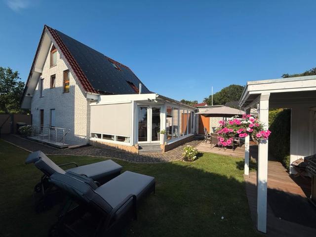 Einfamilienhaus mit Wärmepumpe Pv Anlage und schönem Garten