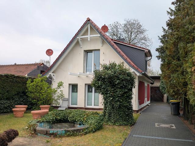 Einfamilienhaus mit weitläufigem Grundstück in ruhiger Lage von Adlershof