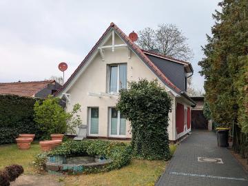 Einfamilienhaus mit weitläufigem Grundstück in ruhiger Lage von Adlershof