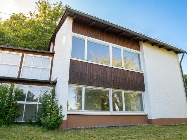 Einfamilienhaus mit Wintergarten auf ca. 1.016 m² Grundstück