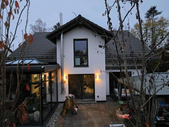 Einfamilienhaus mit Wintergarten in familienfreundlicher Lage