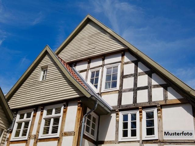 Einfamilienhaus mit Wirtschaftsbereich
