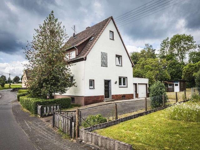 Einfamilienhaus mit XXL Garten & Ausbaupotenzial: Gestalte dein Familienglück in Güllesheim!