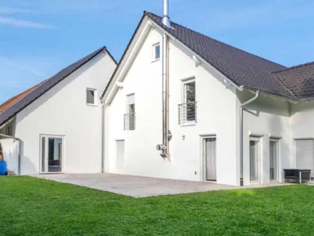 Einfamilienhaus mit XXL Garage Privatvekrauf