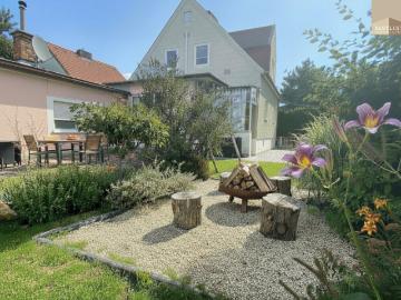 RESERVIERT Einfamilienhaus mit Zubau Tiefgarage und Garten