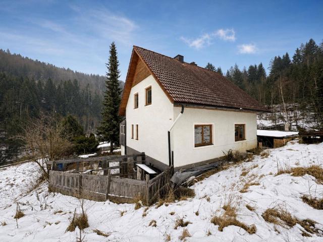 Einfamilienhaus mit Zubau und Grundstück 5738 m²