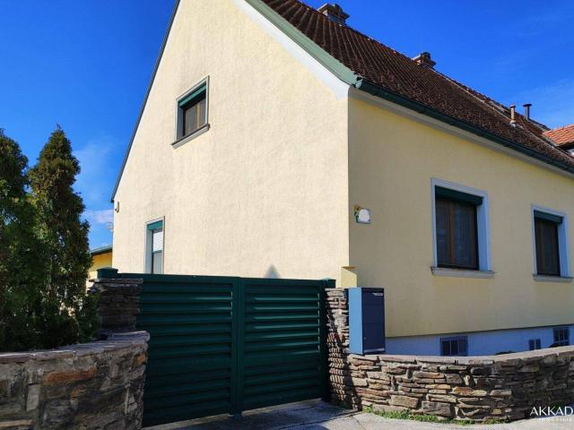 Einfamilienhaus mit zwei getrennten Wohneinheiten in Lichtenwörth