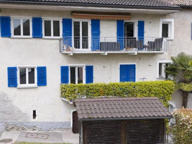 Einfamilienhaus mit zwei unabhängigen Wohneinheiten in Mezzovico Vira, als Zweitwohnsitz zugelassen