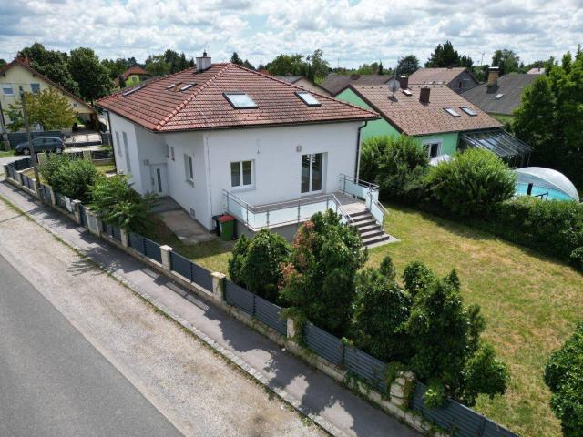 Einfamilienhaus mit 194 m² / 10 Zimmer +ERSTBEZUG nach SANIERUNG