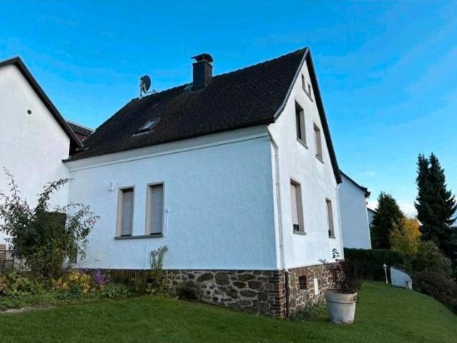 Einfamilienhaus mit 1 Zimmer Wohnung in Lahnau Waldgirmes