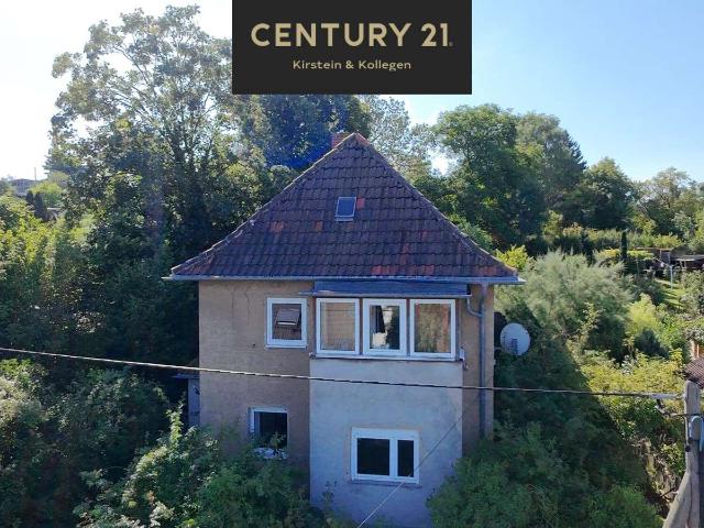 Einfamilienhaus mit 2.487 m² Grundstück, Weitblick & Ausbaureserve – Gera