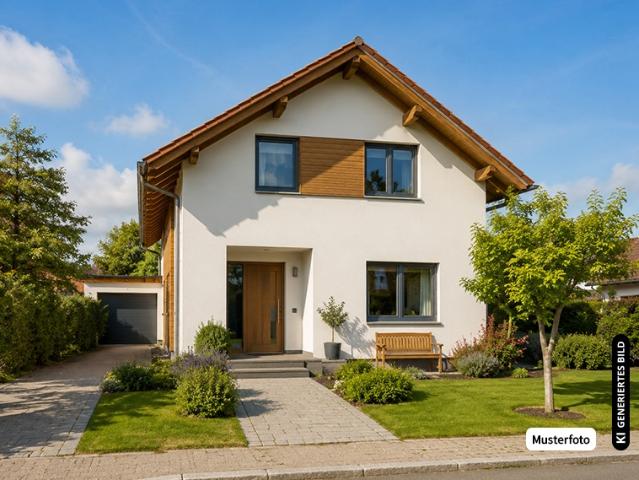 Einfamilienhaus, 8 Zimmer, Garage Ihre Immobiliengelegenheit – provisionsfrei