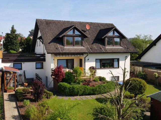 Einfamilienhaus mit 2 Wohnebenen in Hardthausen – 344 m² WFL/NFL, 585 m² Grundstück & Doppelgarage