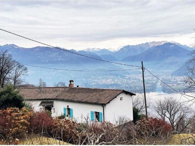 Einfamilienhaus mit 4 Zimmern und herrlichem Panoramablick auf den Lago Verbano