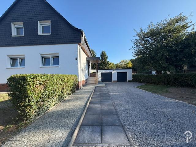 Einfamilienhaus mit 5 Zimmern und 2 Bädern, großem Garten ideal für Familien. Komplett saniert!