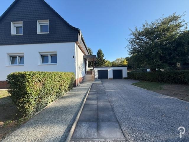Einfamilienhaus mit 5 Zimmern und 2 Bädern, großem Garten ideal für Familien. Komplett saniert!