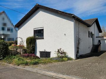 Einfamilienhaus mit 5 Zimmern und großzügigem Garten