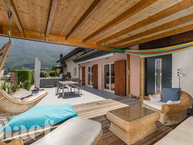 Einfamilienhaus mit 6,5 Zimmern, nur einen Steinwurf vom See entfernt, zu verkaufen in Le Bouveret
