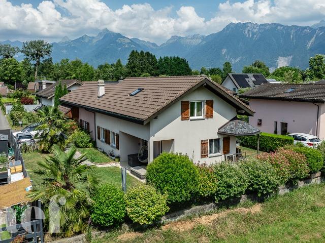 Einfamilienhaus mit 6,5 Zimmern, nur einen Steinwurf vom See entfernt, zu verkaufen in Le Bouveret