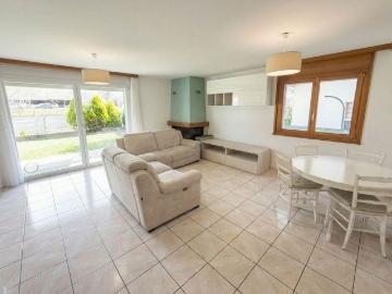 Einfamilienhaus mit 7.5 Zimmern, privatem Garten und 2 Parkplätzen
