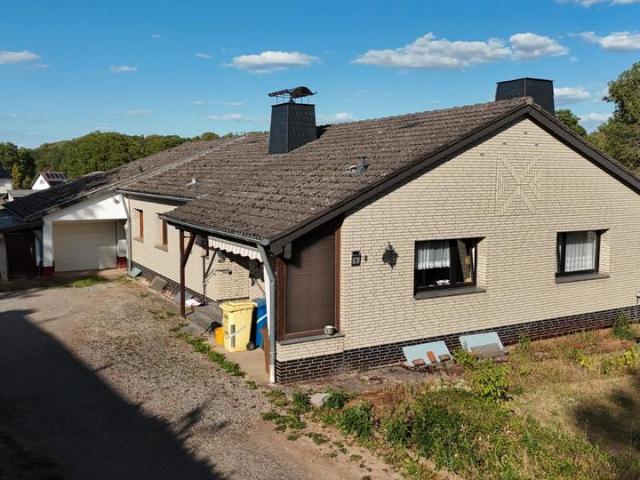 Einfamilienhaus Nebenerwerbshofstelle in ruhiger Lage