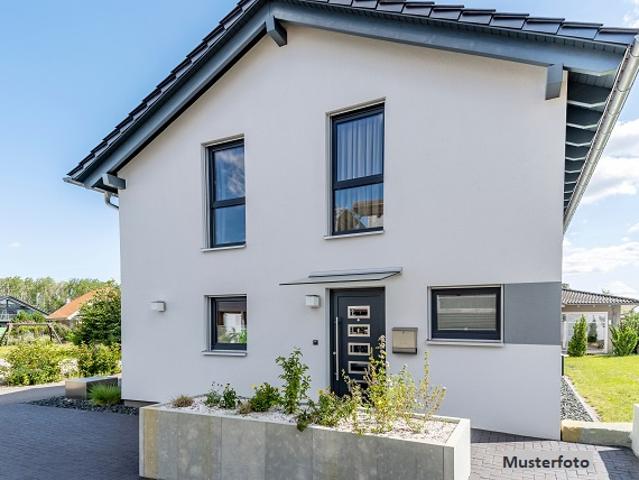Einfamilienhaus nebst Garage in ruhiger Wohnlage provisionsfrei