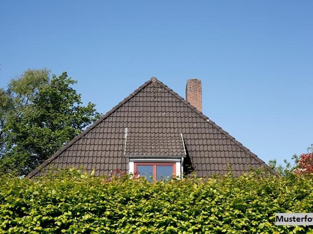 Einfamilienhaus nebst Garten und Doppelgarage + provisionsfrei