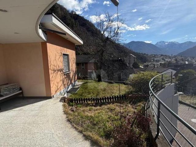 Einfamilienhaus plus Bauland