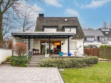 Einfamilienhaus Zwei Einzelgaragen Garten Große überdachte Terrasse