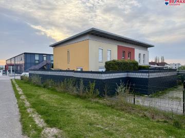 Einfamilienreihenendhaus mit 3 Schlafzimmer auf rund 104 m² Wfl. In Wiener Neustadt zu kaufen!