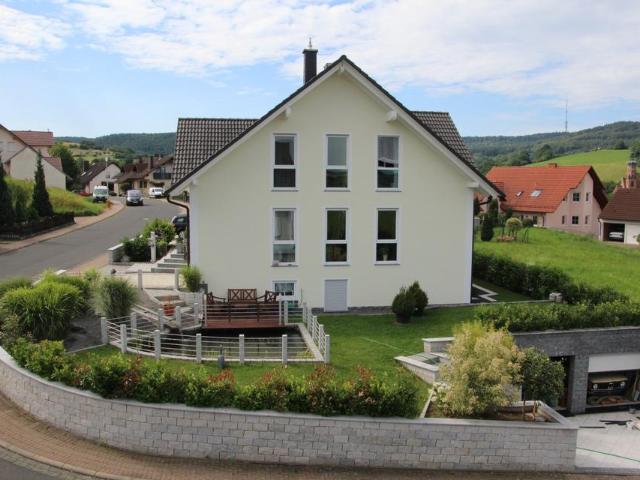 Einfamilienwohnhaus mit Einliegerwohnung