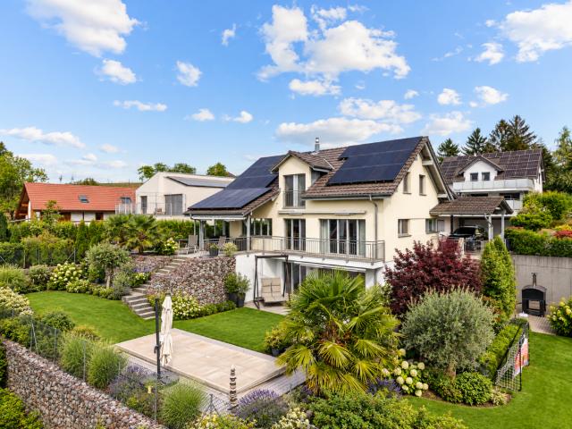 Einfamilinehaus mit Panoramablick, Pool und Privatsphäre