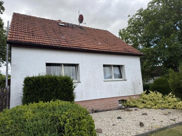 Einfamilienhaus mit zwei Wohnungen