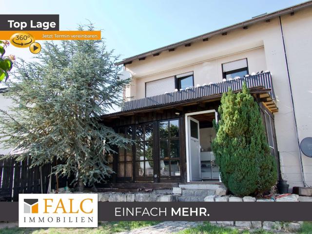 Einfach Mehr: 4 Zimmer Terrassen Wohnung, Wintergarten, 2 Gärten, Garage & PKW Stellplatz