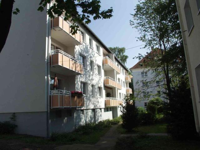 Einfach einziehen Renovierte Erdgeschosswohnung mit Balkon und Tageslichtbad