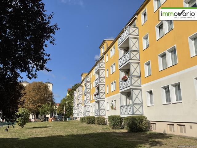 Einfache 2 Raum Wohnung in gepflegtem Umfeld mit Einbauküche, Tageslichtbad & Wanne in Neue Neustadt