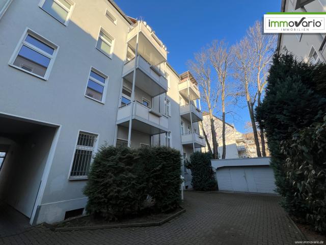 Einfache 3 Raum Wohnung mit Balkon, Tageslichtbad, Wanne & Dusche, Abstellraum. Stellplatz möglich